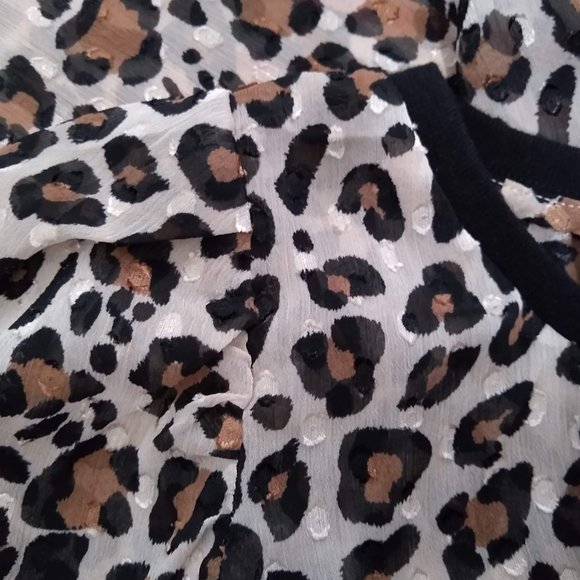 a.n.d ea wy Animal Print Puff Sleeve Round Neck Polyester Sheer Top Size Small - Picture 8 of 10
